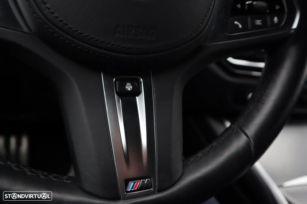 BMW 330 e Pack Desportivo M Auto - 29