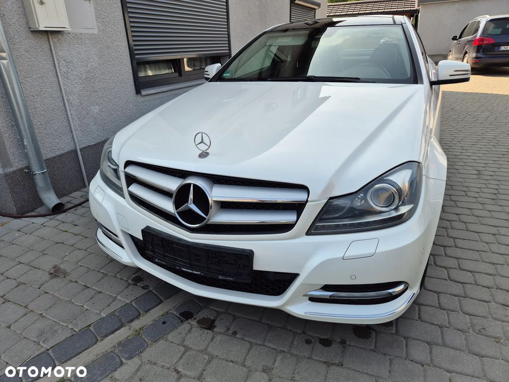 Mercedes-Benz Klasa C 180 CGI BlueEff - 4