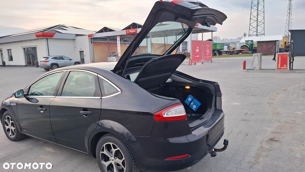 Ford Mondeo 2.0 TDCi Ghia - 12