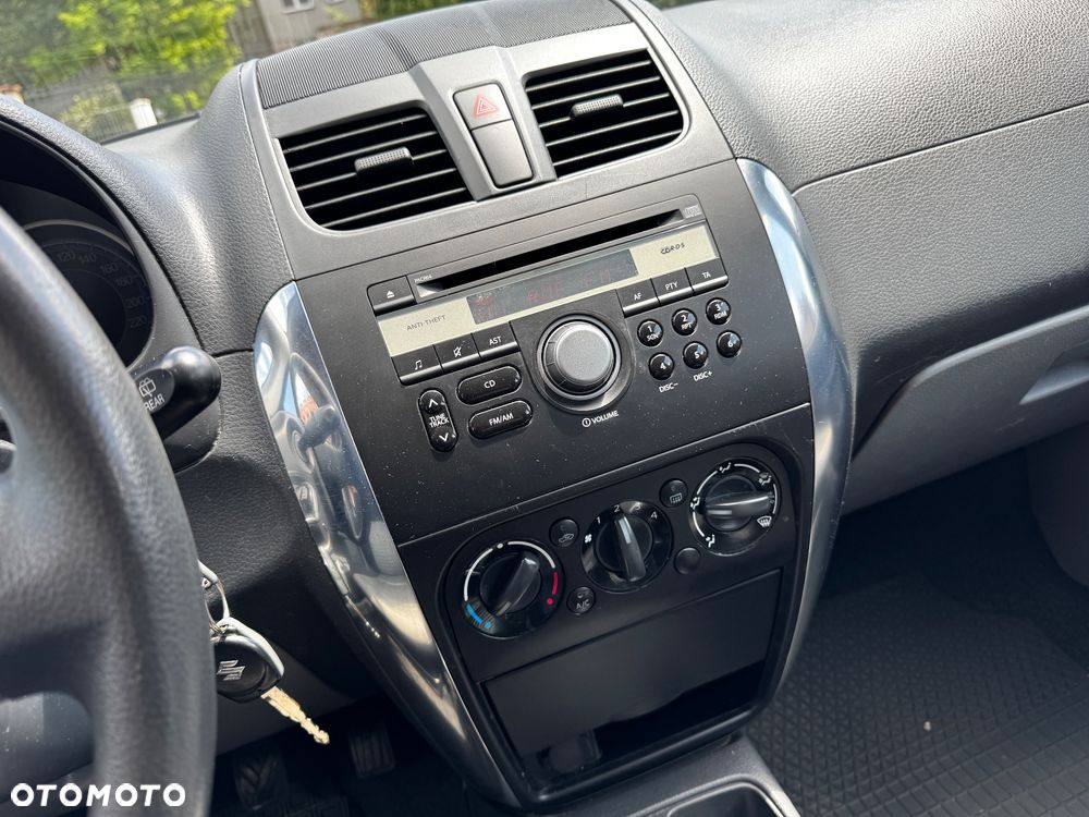 Suzuki SX4 1.6 Premium - 14