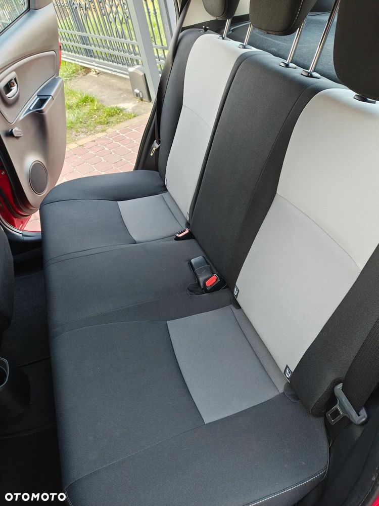 Toyota Yaris Hybrid 100 Premium - 21