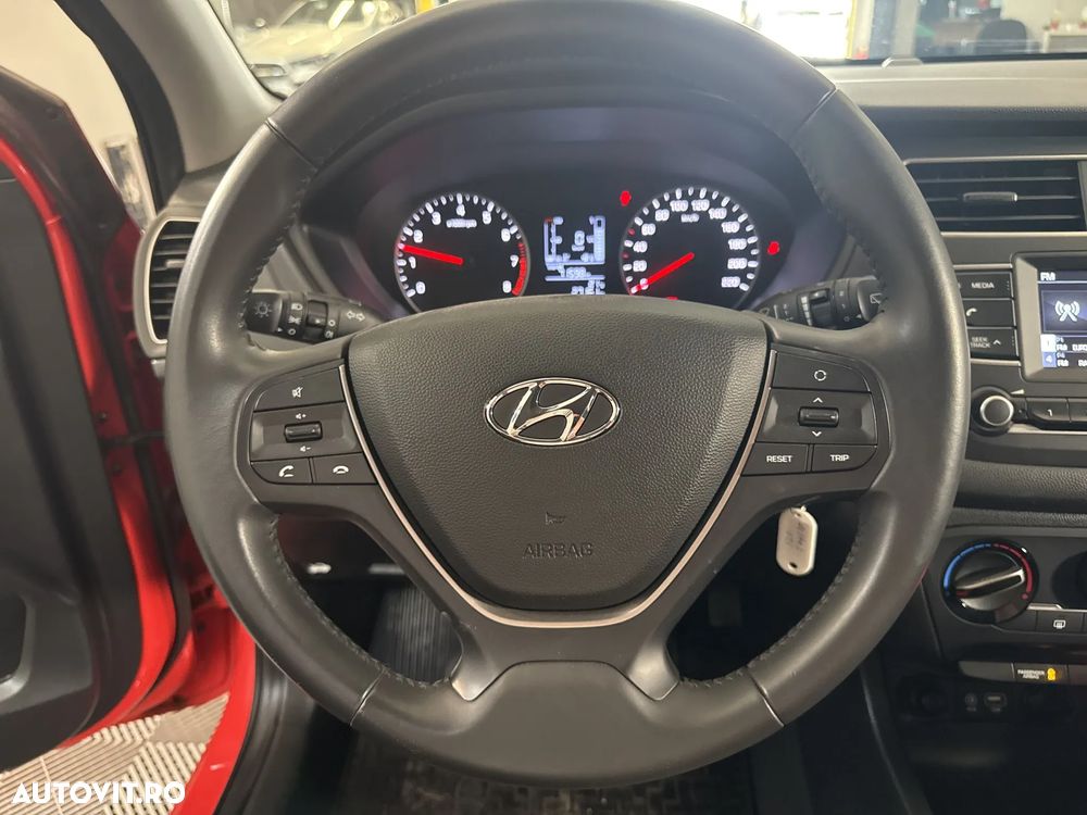 Hyundai i20 - 17