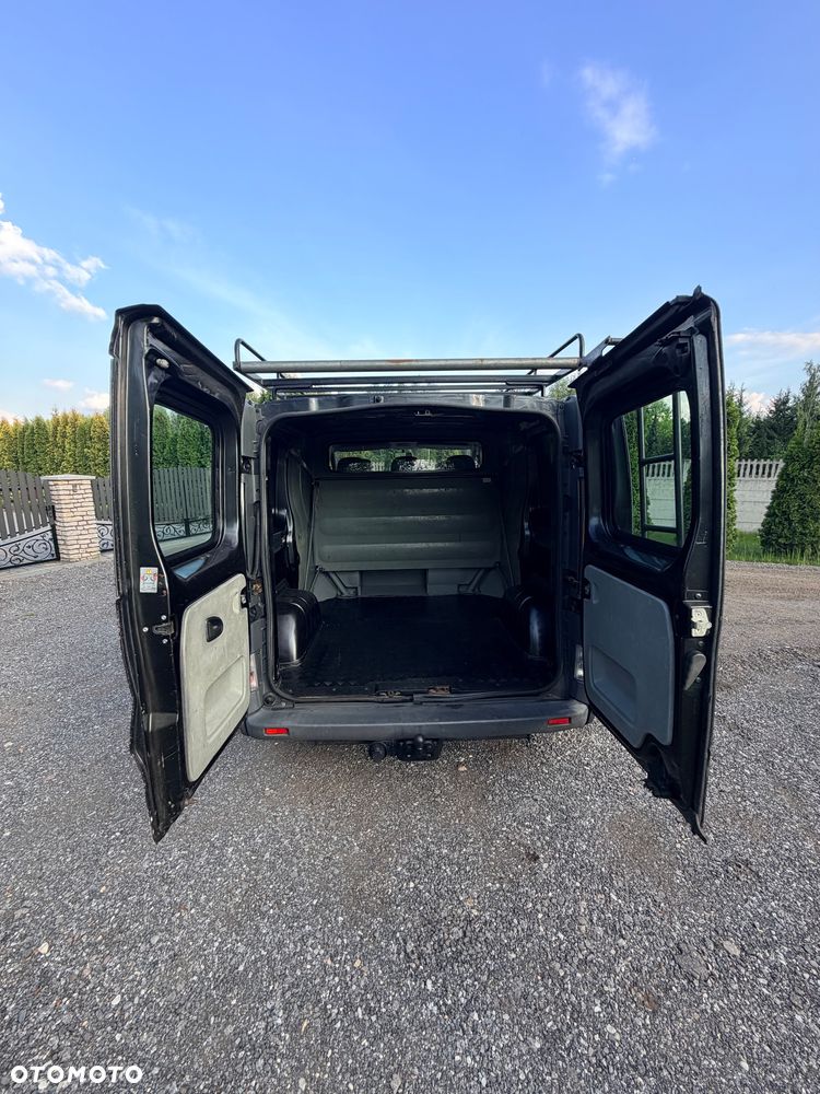 Opel Vivaro - 8