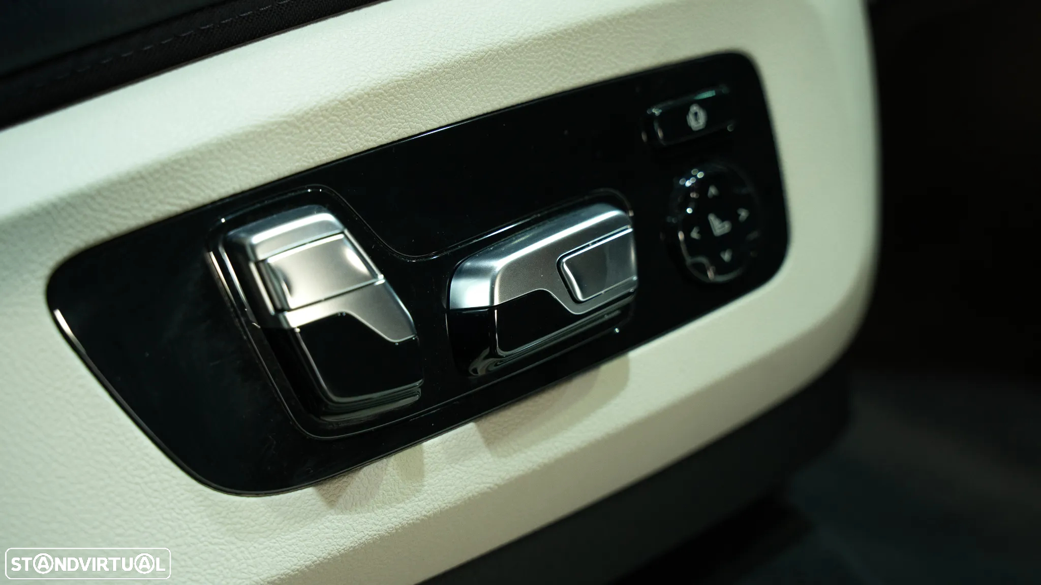 BMW X7 40 i xDrive - 25