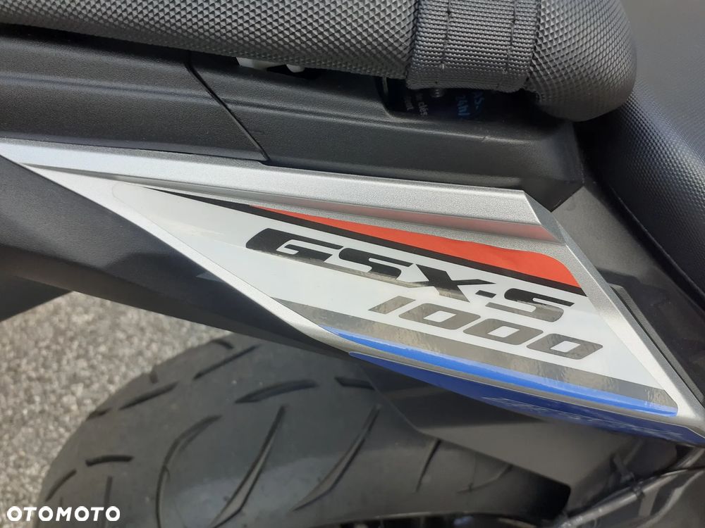 Suzuki GSX 1000 - 15