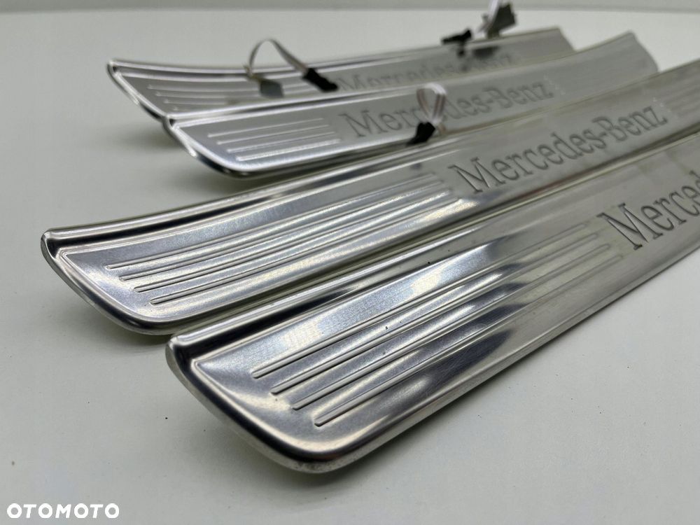MERCEDES W222 LISTWY PROGOWE PODŚWIETLANE LED KOMPLET A2226803735 - 3