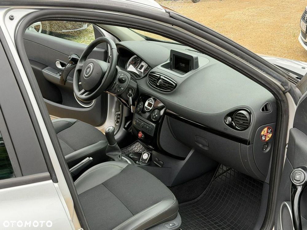 Renault Clio - 19