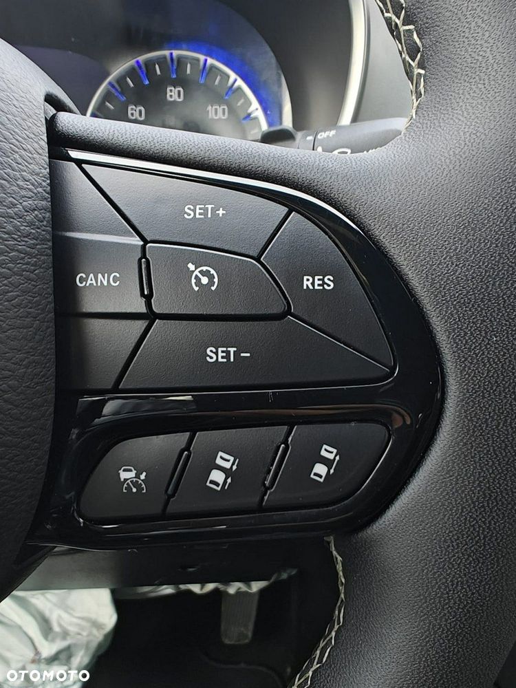 Chrysler Pacifica - 16