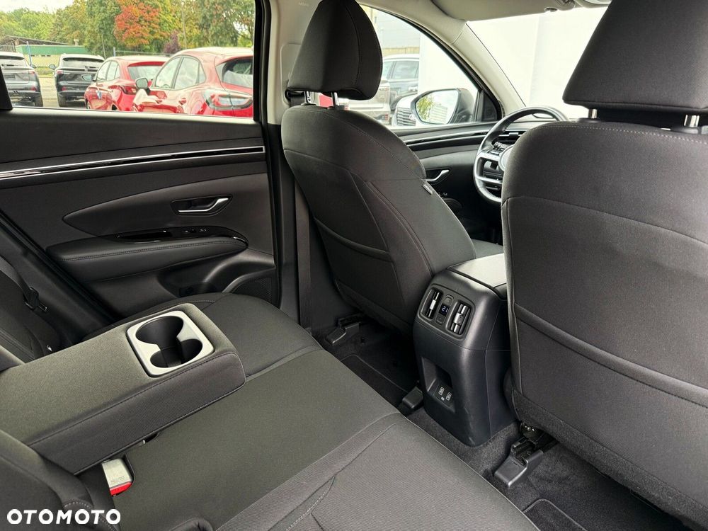 Hyundai Tucson 1.6 T-GDi HEV Executive 2WD - 27