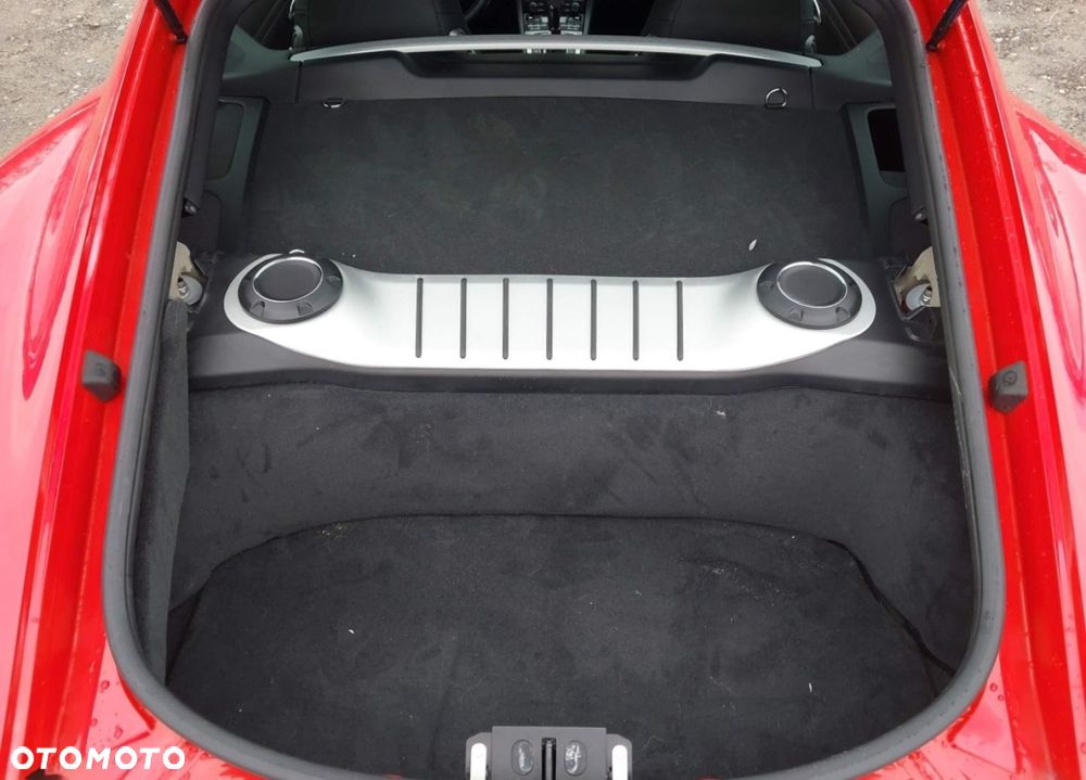 Porsche 718 Cayman - 12