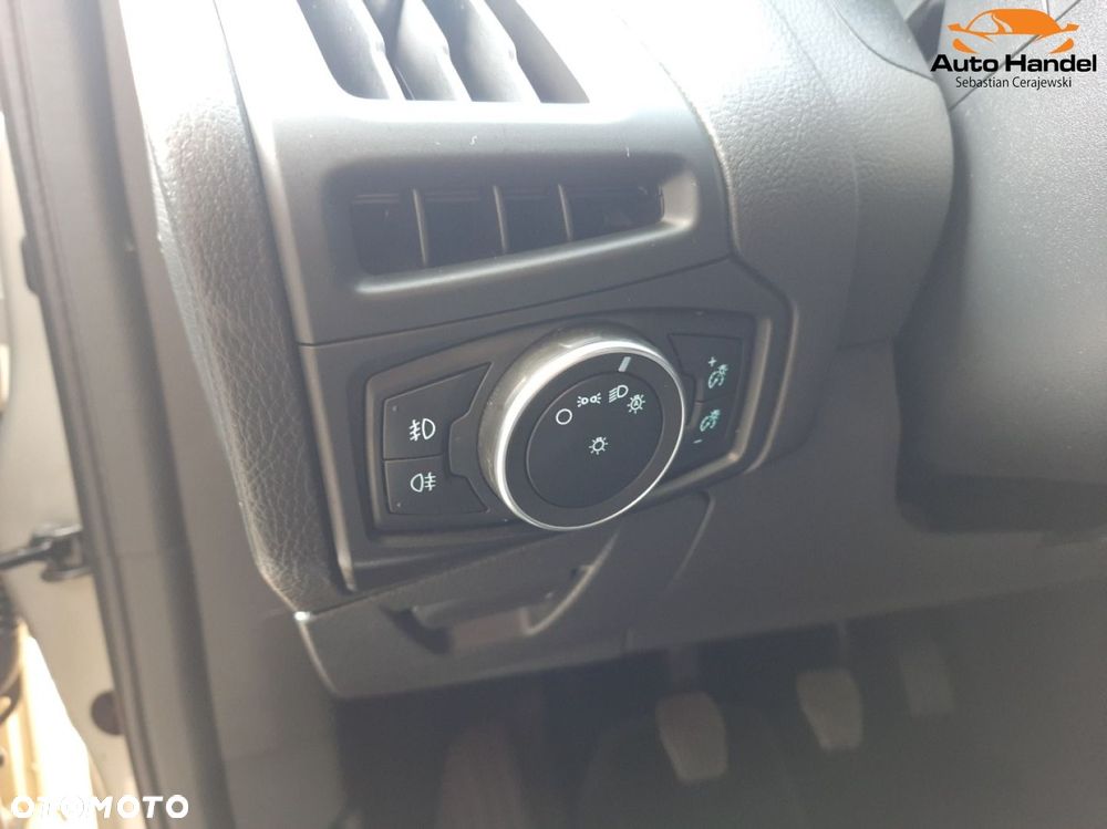Ford Focus 1.5 EcoBoost STart-Stopp-System TITANIUM - 19