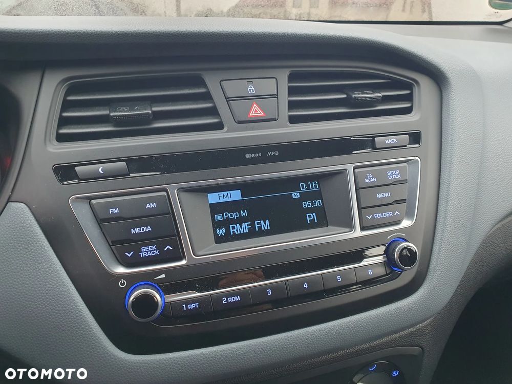 Hyundai i20 blue 1.2 Classic - 14