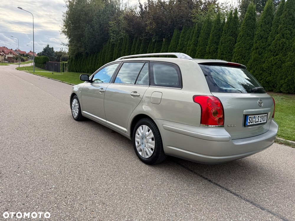 Toyota Avensis - 4