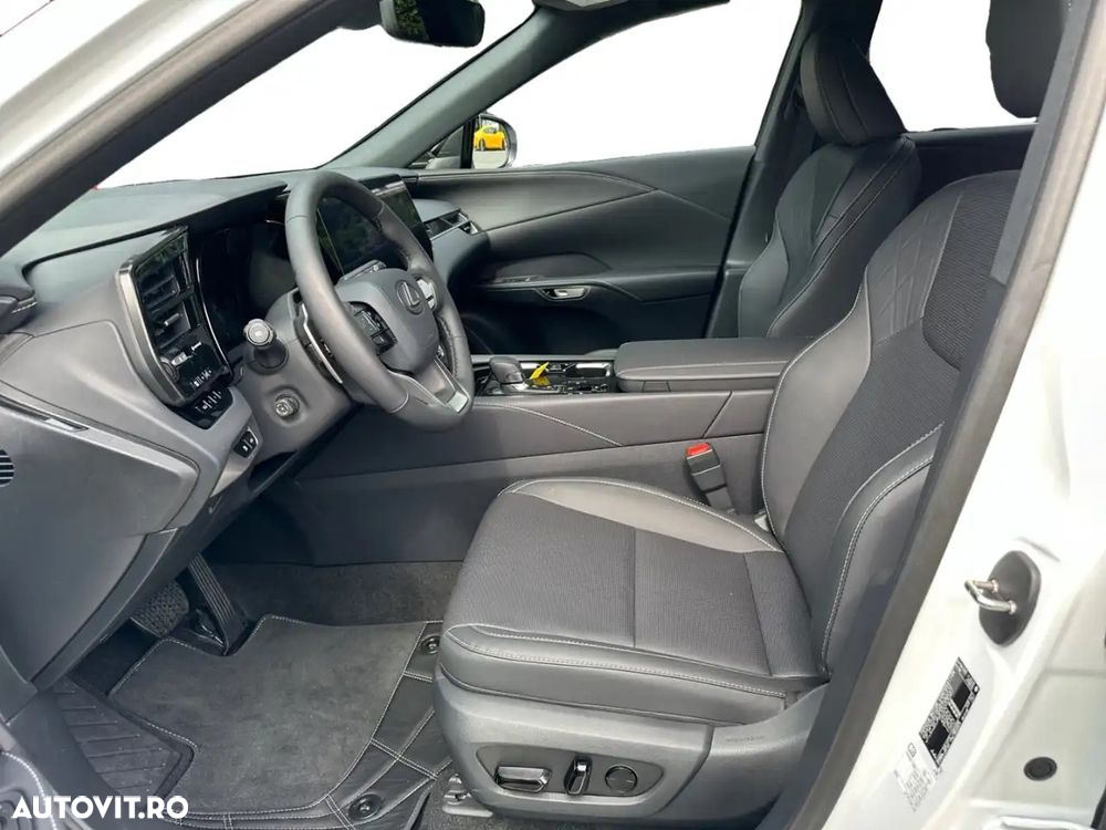 Lexus Seria RX - 8