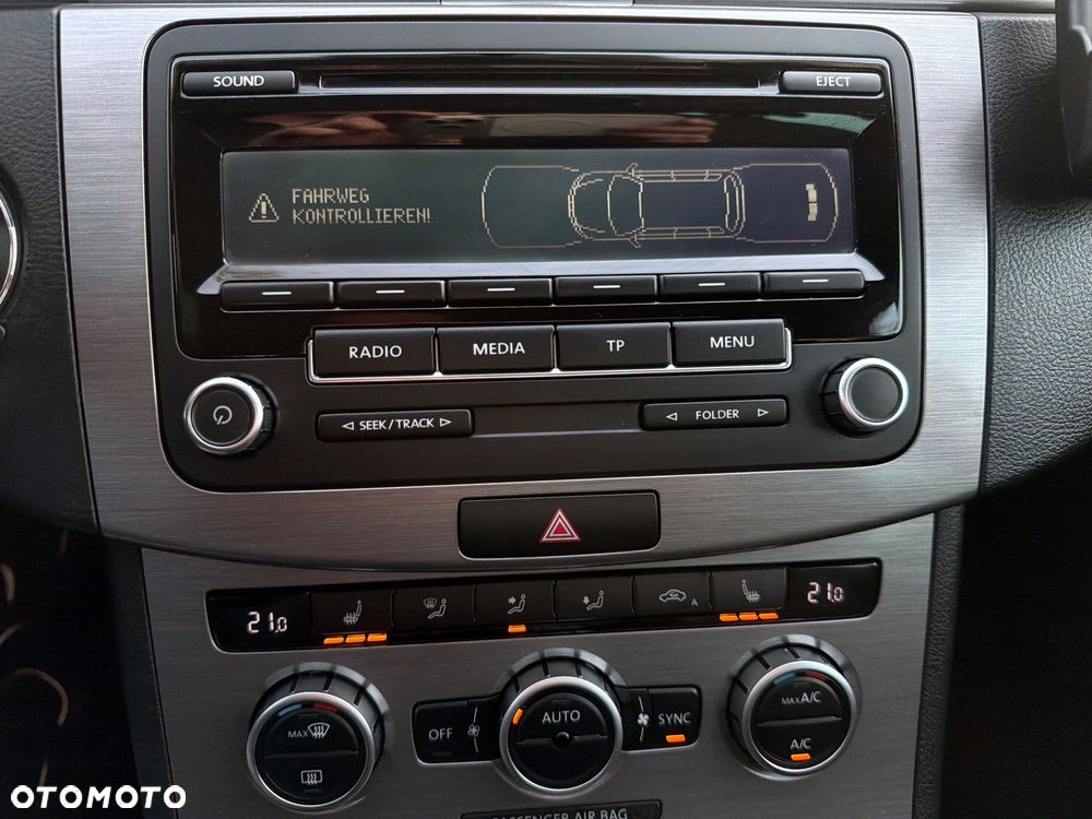 Volkswagen Passat - 37