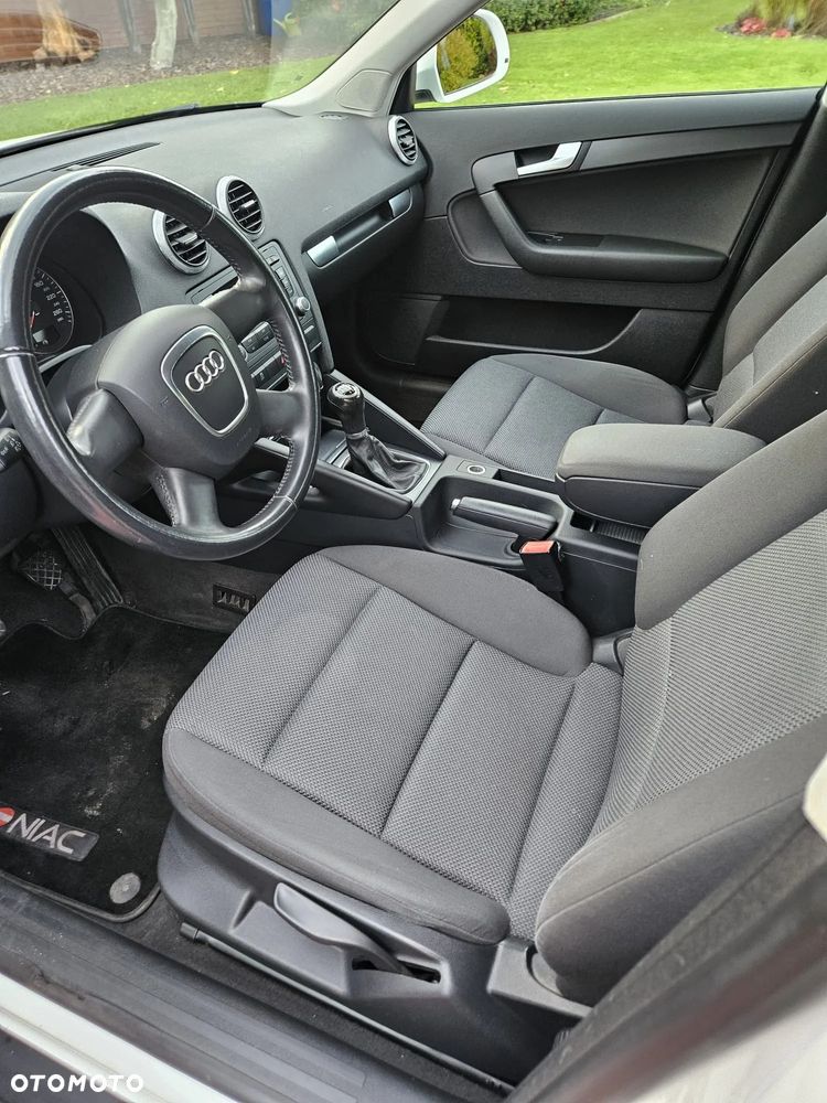 Audi A3 Sportback 1.6 Attraction - 4