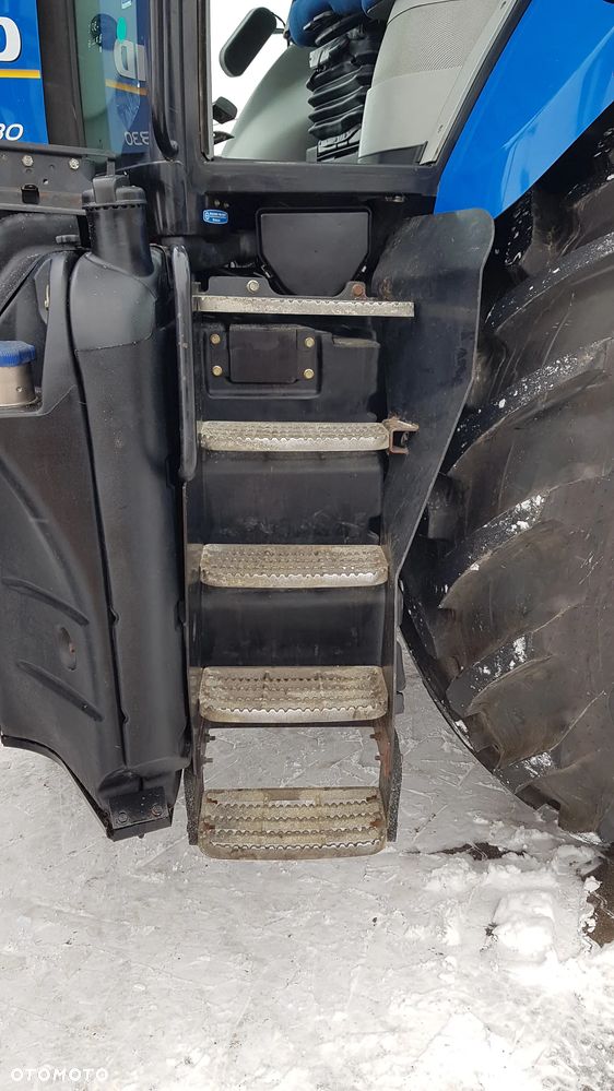New Holland T8.330 PC 2011R - 15
