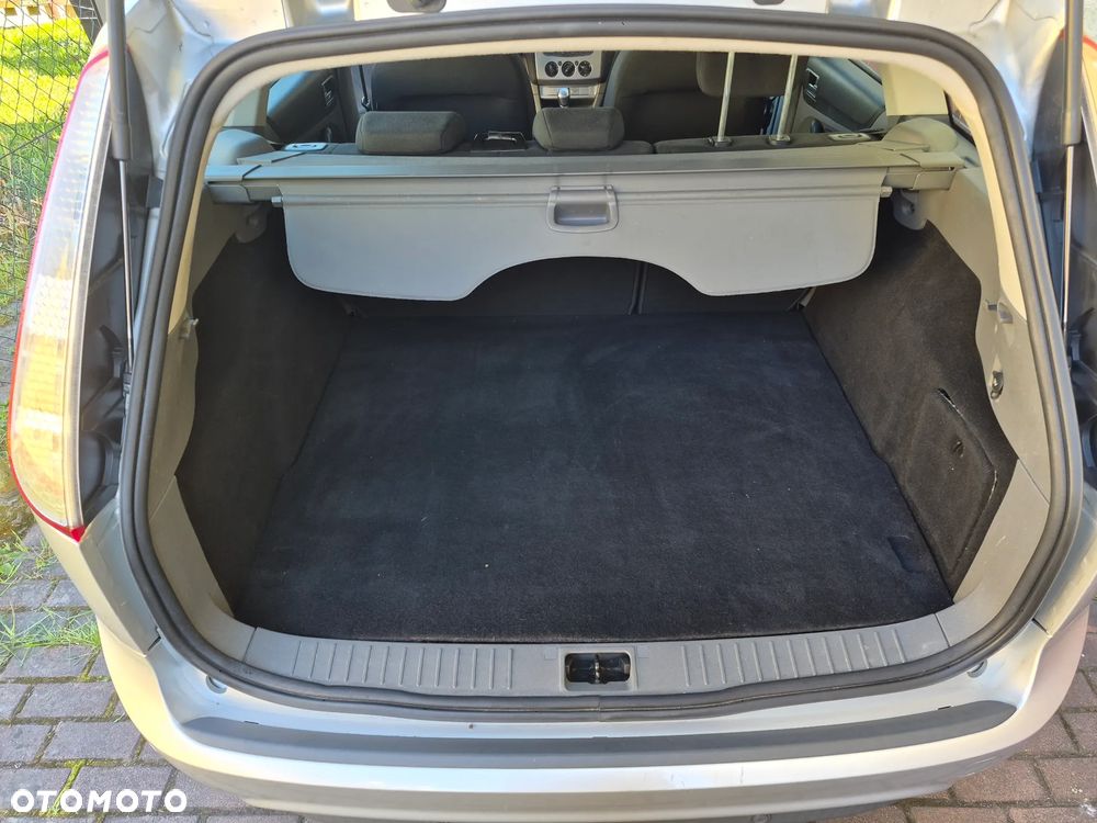 Ford Focus 1.6 16V Connection - 8