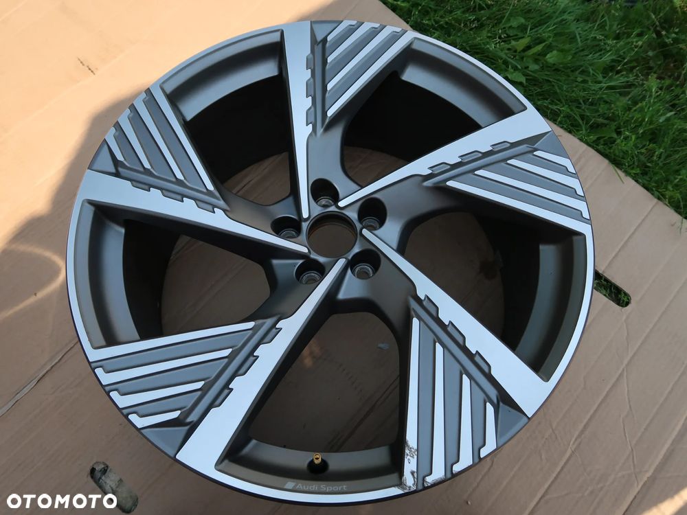 FELGA AUDI Q8 E-TRON 22'' K4E601025B - 5