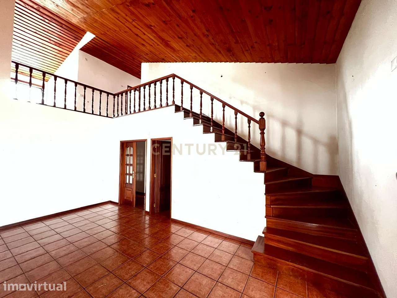Apartamento T3 com Vista para a Cidade em Localização Central - Grande imagem: 3/33