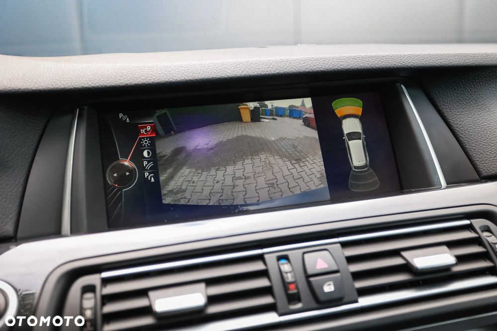 BMW Seria 5 525d Sport-Aut Luxury Line - 36
