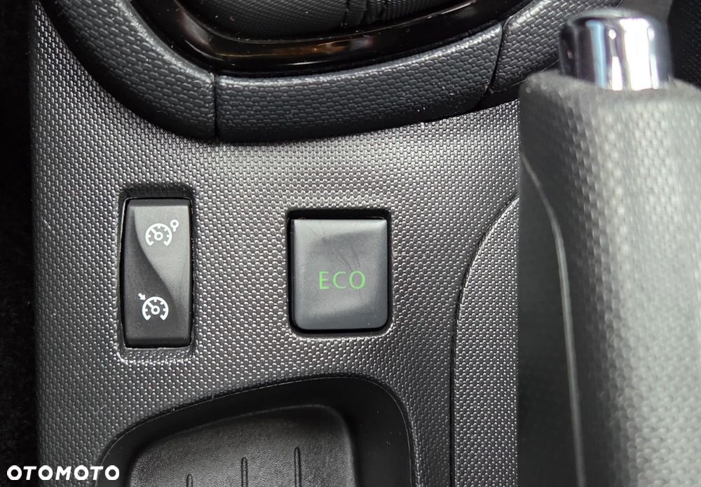 Renault Clio - 25