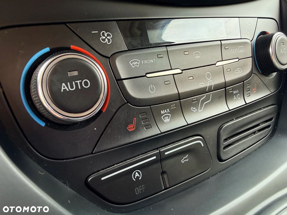 Ford Kuga 2.0 TDCi FWD Titanium - 32
