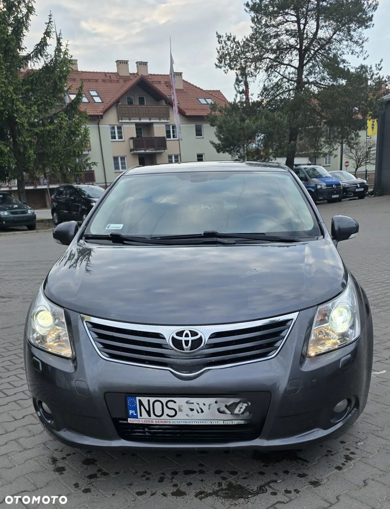 Toyota Avensis 1.8 Style - 1