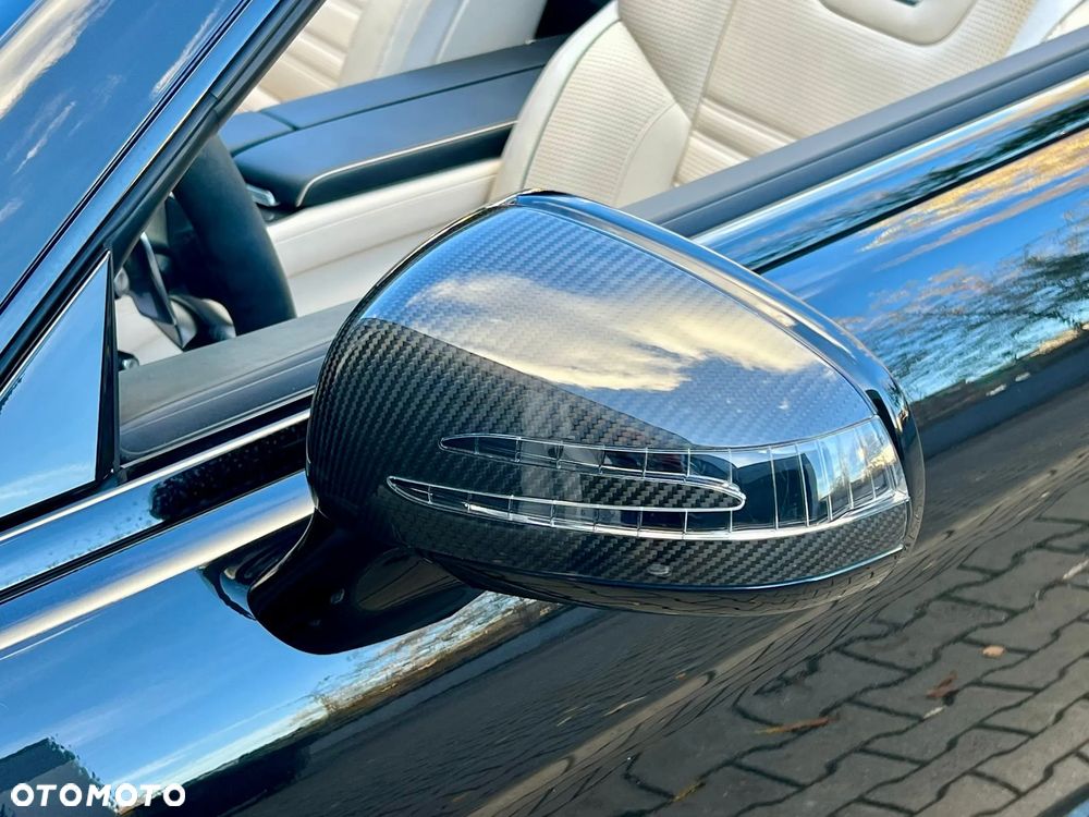 Mercedes-Benz SL 63 AMG - 12