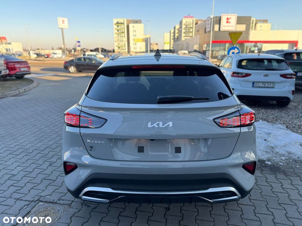 Kia XCeed 1.6 T-GDI Tribute DCT - 4