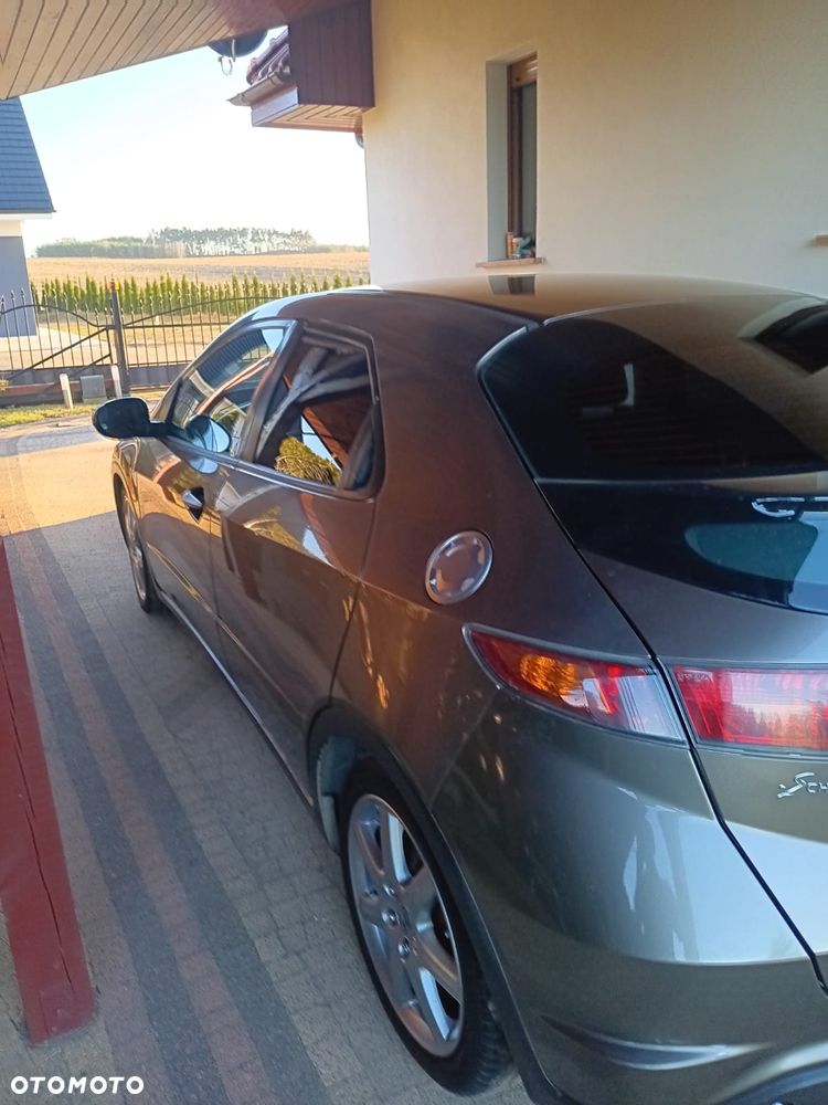 Honda Civic 1.8 Comfort - 9