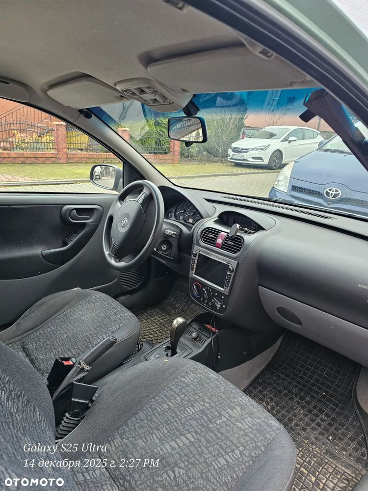 Opel Corsa 1.2 16V Comfort Easytronic - 11