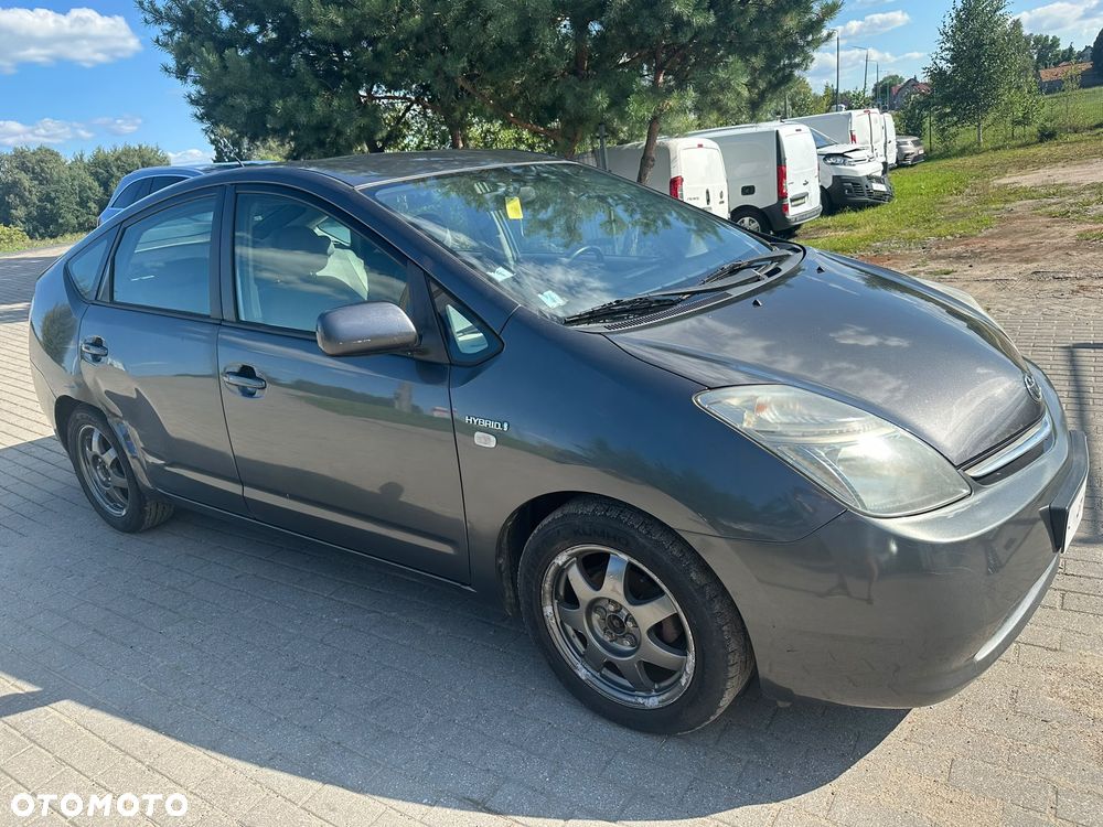 Toyota Prius - 3