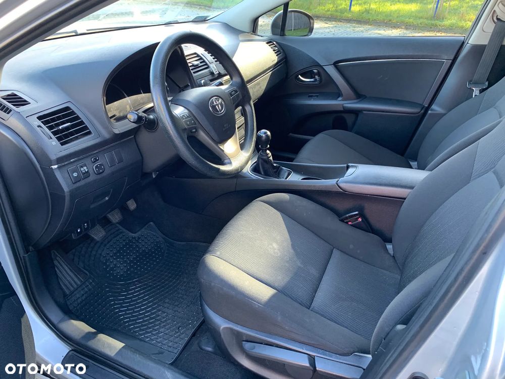 Toyota Avensis 2.0 D-4D Luna - 12
