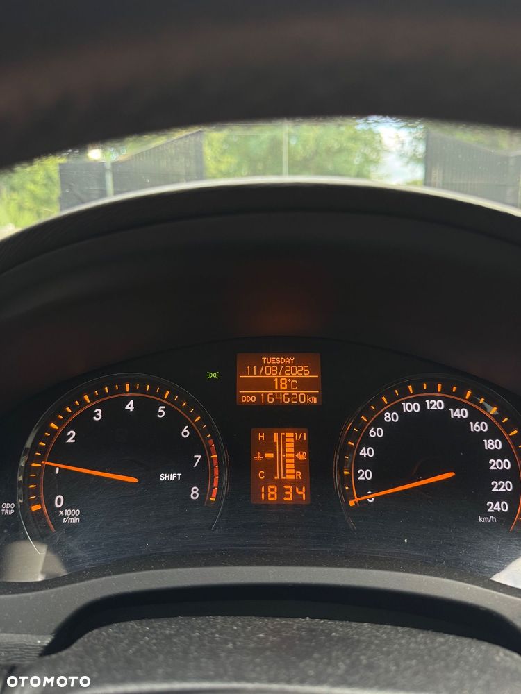 Toyota Avensis - 15