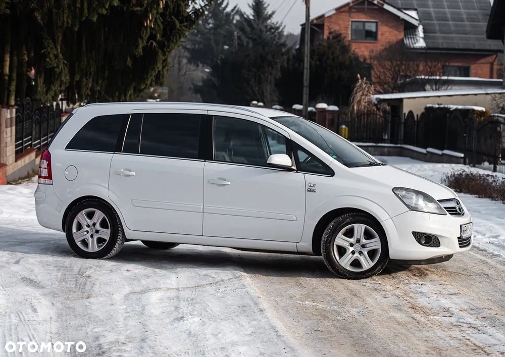 Opel Zafira - 10