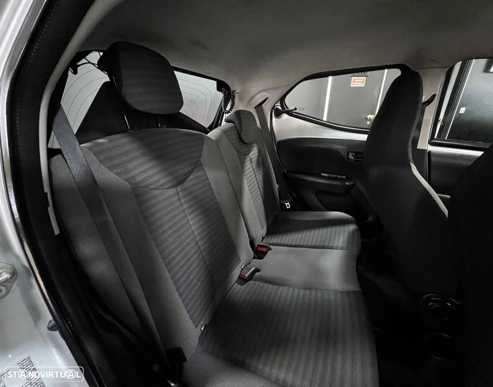 Toyota Aygo 1.0 X-Play+AC+X-Touch - 31