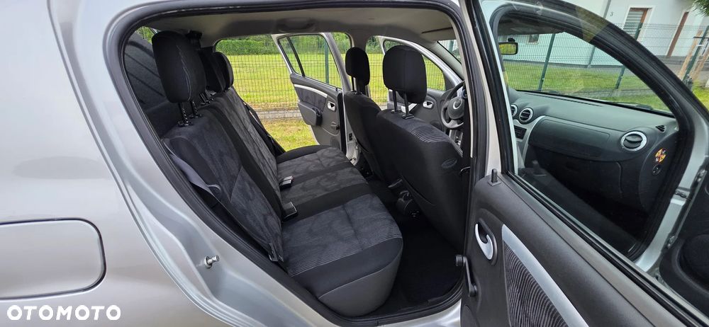Dacia Sandero 1.6 MPI Laureate - 12