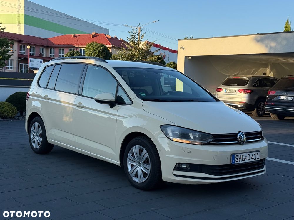Volkswagen Touran 2.0 TDI SCR DSG Trendline - 4