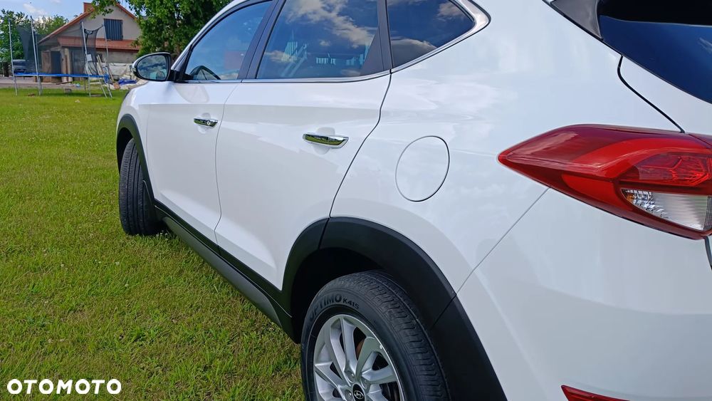 Hyundai Tucson 1.7 CRDI BlueDrive Style 2WD - 12