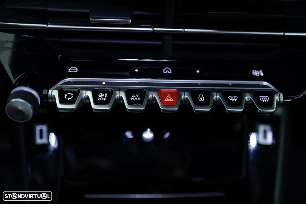 Peugeot 2008 1.2 Hybrid Allure e-DCS6 - 45