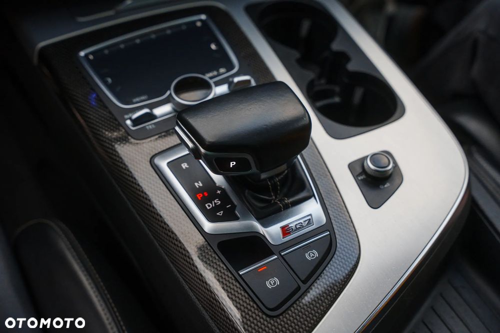 Audi SQ7 - 7