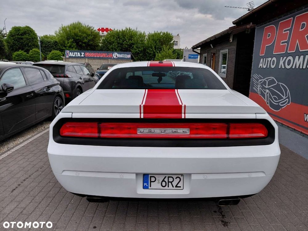 Dodge Challenger - 7