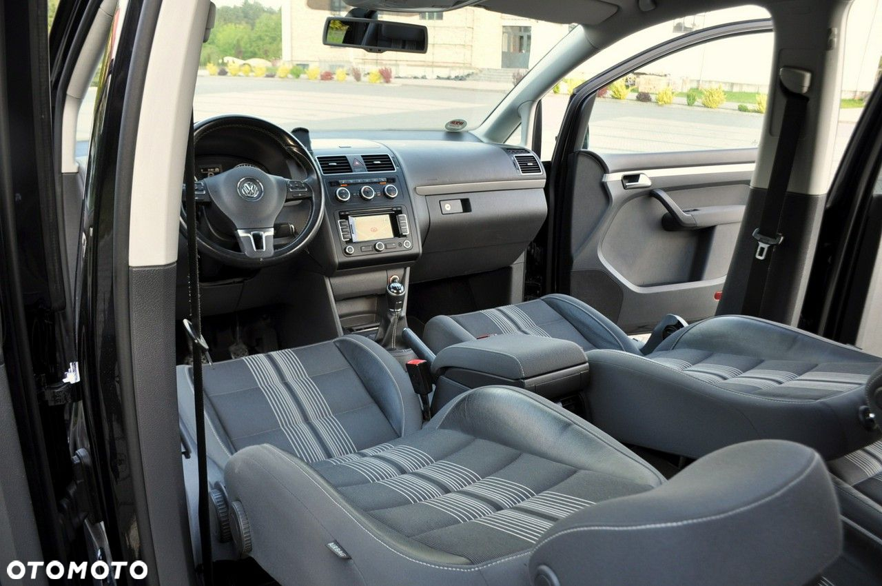 Volkswagen Touran - 29