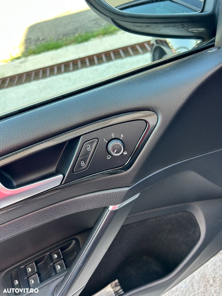 Volkswagen Golf 2.0 TDI DPF BMT DSG GTD - 4