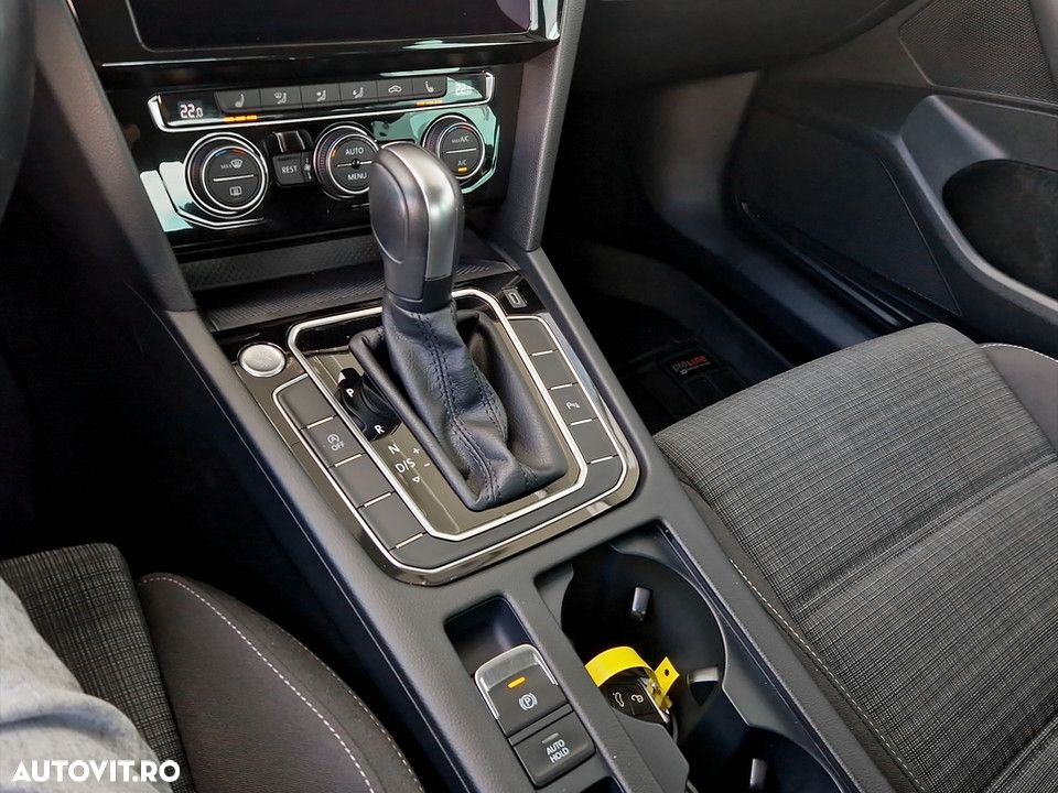 Volkswagen Passat - 19