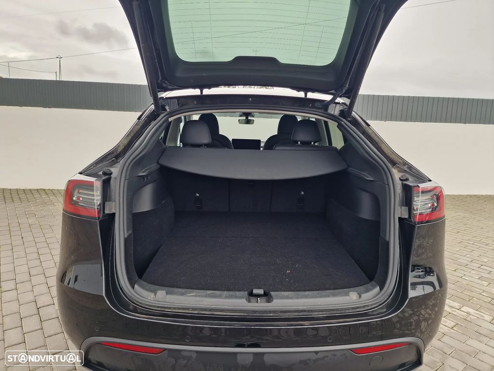 Tesla Model Y Long Range Dual Motor AWD - 10