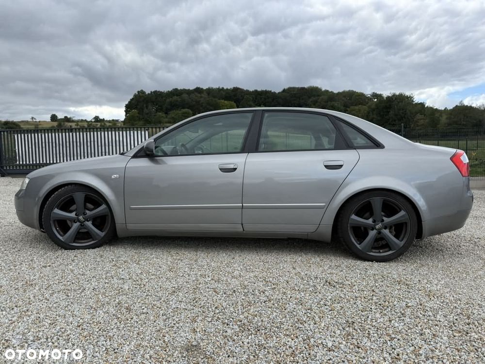 Audi A4 Limousine - 9