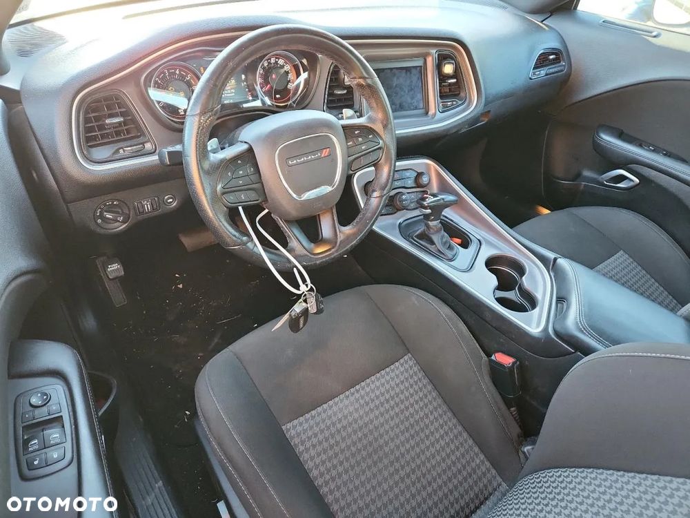 Dodge Challenger 3.6 GT AWD - 7