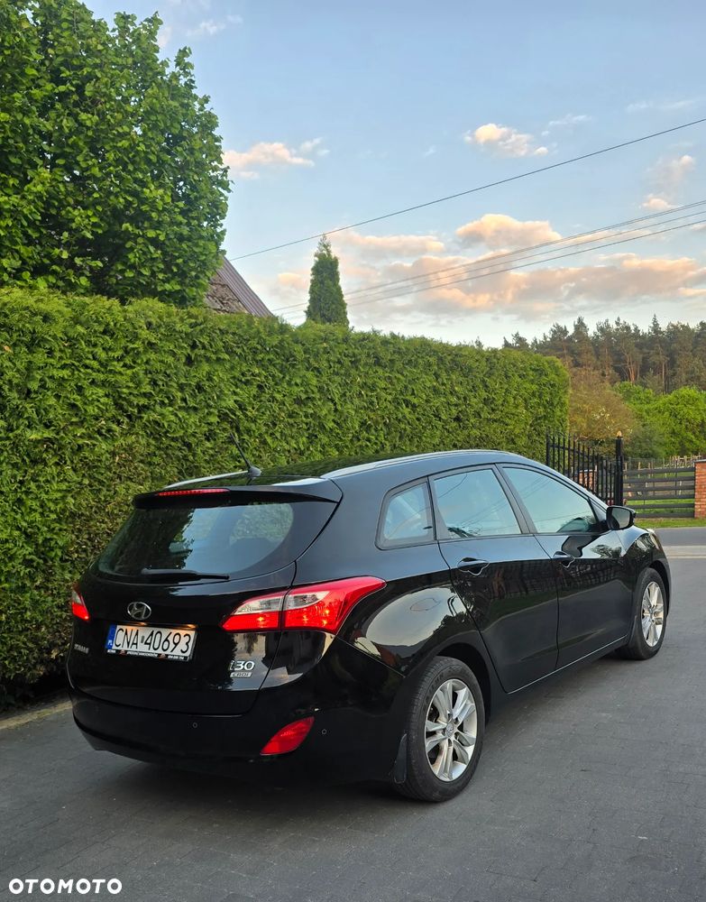 Hyundai i30 1.6 CRDi BlueDrive Premium - 3